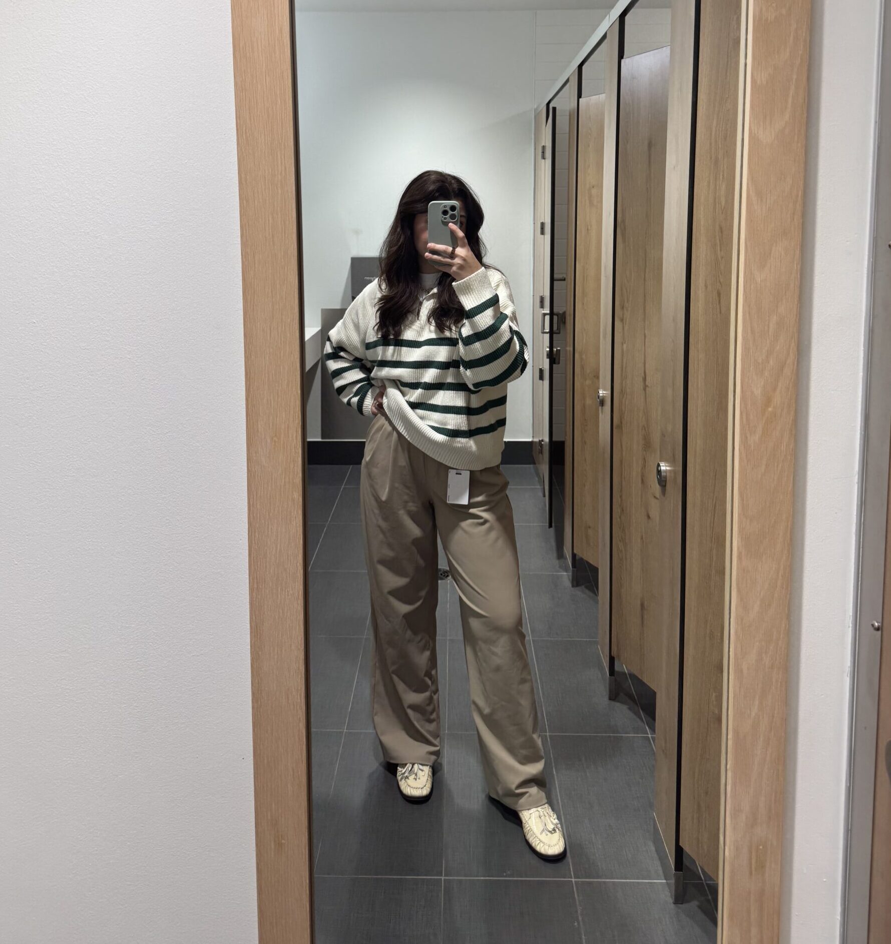 girl in summer business casual