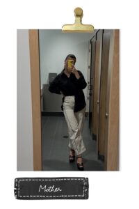 mirror selfie bathroom
